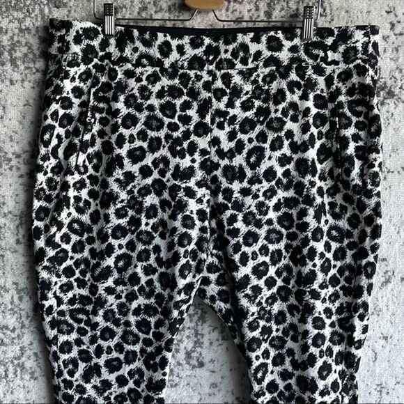Lane Bryant The Allie Leggings Plus Size 24 Animal Print Monotone Black White - Picture 4 of 11